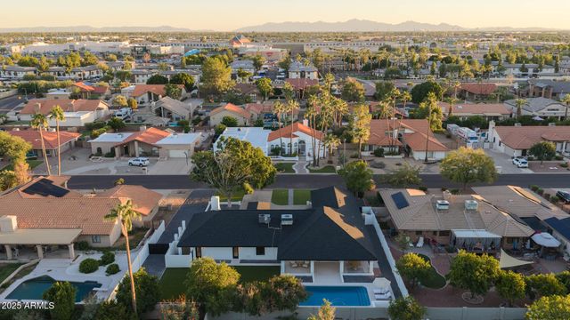 7716 W JOHN CABOT Road, Glendale, AZ 85308