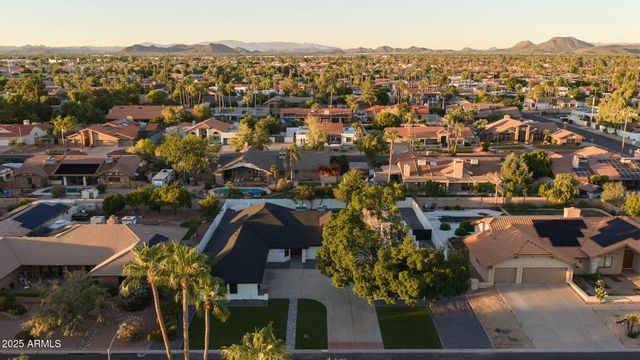 7716 W JOHN CABOT Road, Glendale, AZ 85308