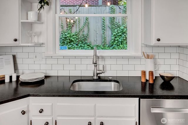 2103 5th Avenue N, Seattle, WA 98109