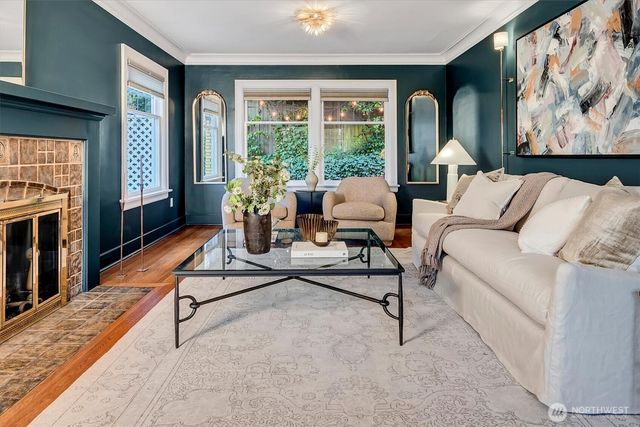 2103 5th Avenue N, Seattle, WA 98109