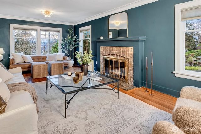 2103 5th Avenue N, Seattle, WA 98109