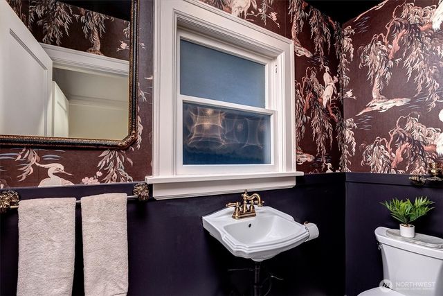 2103 5th Avenue N, Seattle, WA 98109