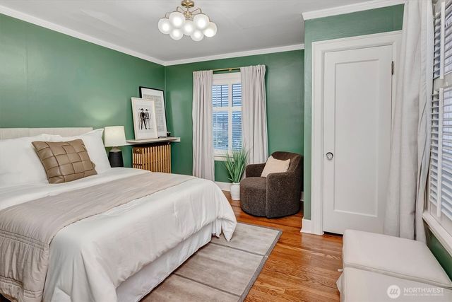 2103 5th Avenue N, Seattle, WA 98109