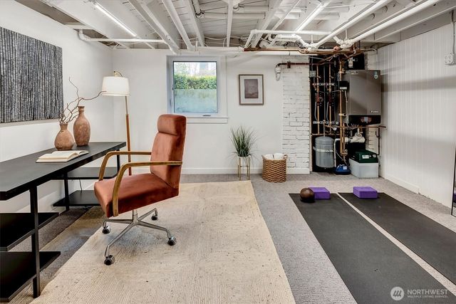 2103 5th Avenue N, Seattle, WA 98109