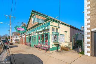 688 E BAY AVE, Barnegat, NJ 08005