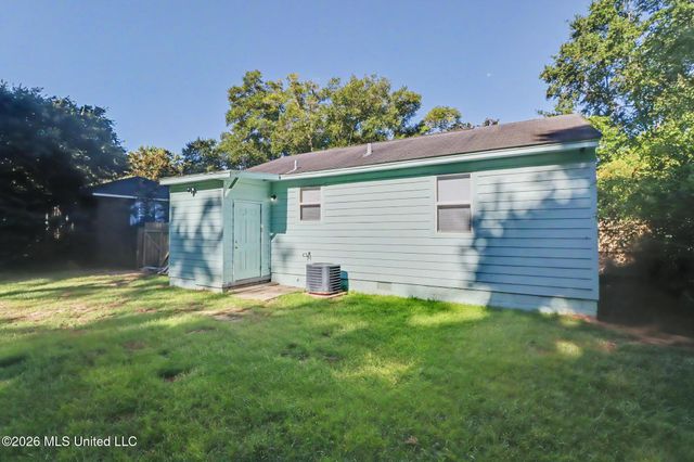 324 West Drive, Biloxi, MS 39531