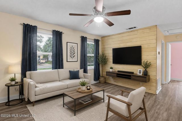 324 West Drive, Biloxi, MS 39531