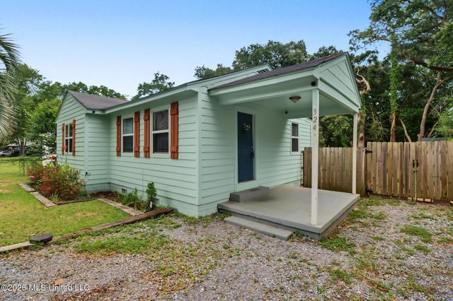 324 West Drive, Biloxi, MS 39531
