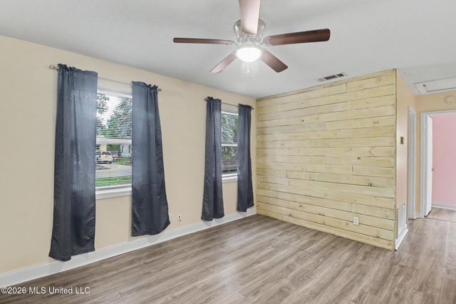 324 West Drive, Biloxi, MS 39531