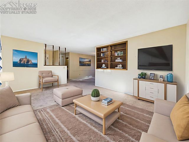 2210 Greenwich Circle, Colorado Springs, CO 80909