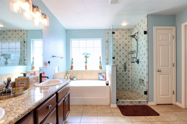 933 Heston Circle, Robinson, TX 76706