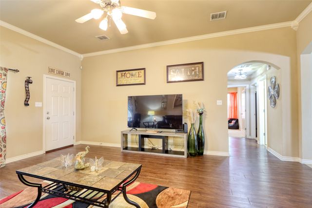 933 Heston Circle, Robinson, TX 76706