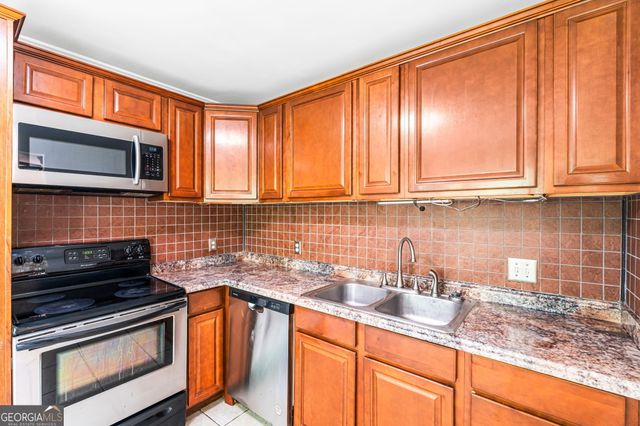 611 Fairmont Drive, Macon, GA 31210