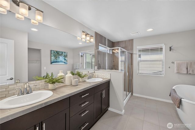32974 Skyline Lane, Black Diamond, WA 98010