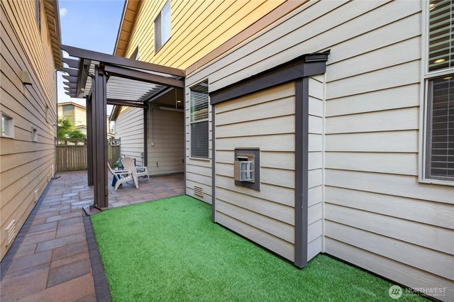 32974 Skyline Lane, Black Diamond, WA 98010