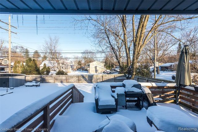 4383 Green Lake Road, West Bloomfield, MI 48323