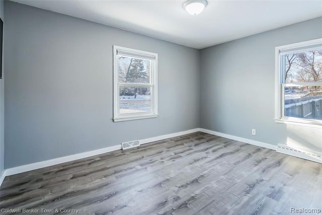 4383 Green Lake Road, West Bloomfield, MI 48323