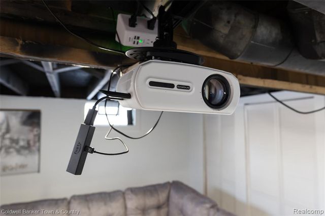 4383 Green Lake Road, West Bloomfield, MI 48323