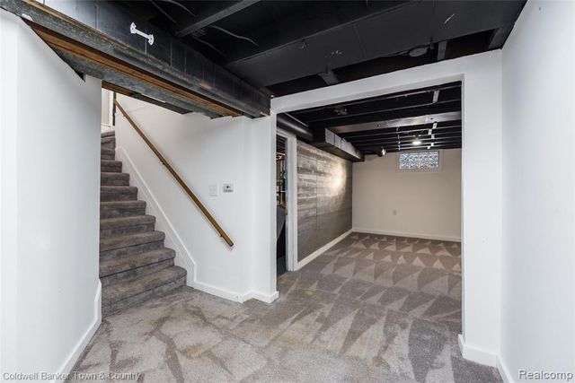 4383 Green Lake Road, West Bloomfield, MI 48323