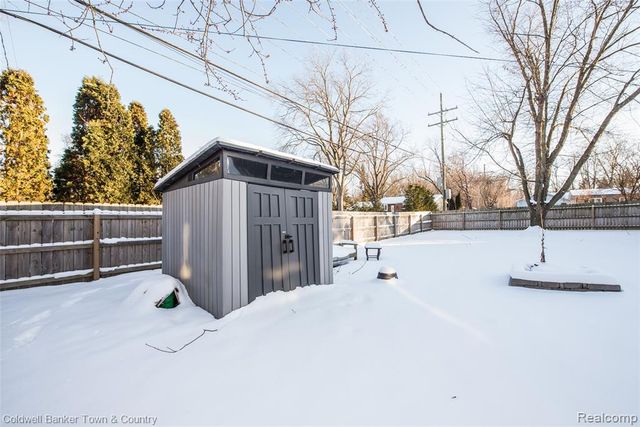 4383 Green Lake Road, West Bloomfield, MI 48323