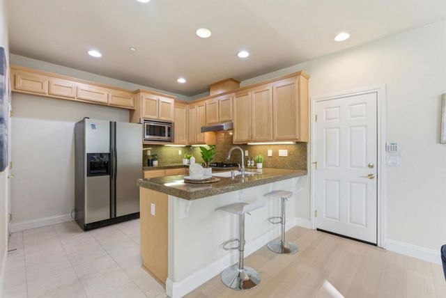 377 S Mary Avenue, Sunnyvale, CA 94086