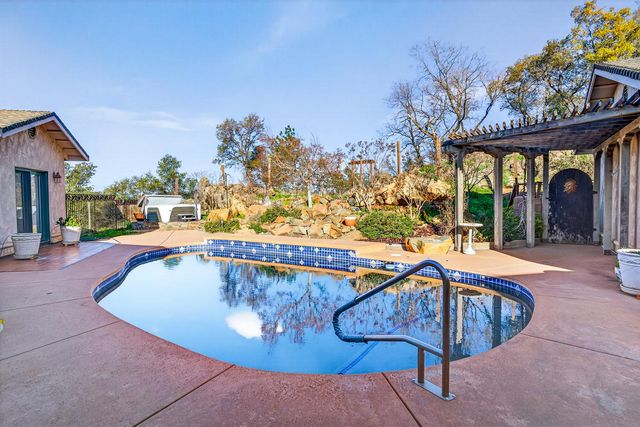 19165 Leopard Ct, Grass Valley, CA 95949