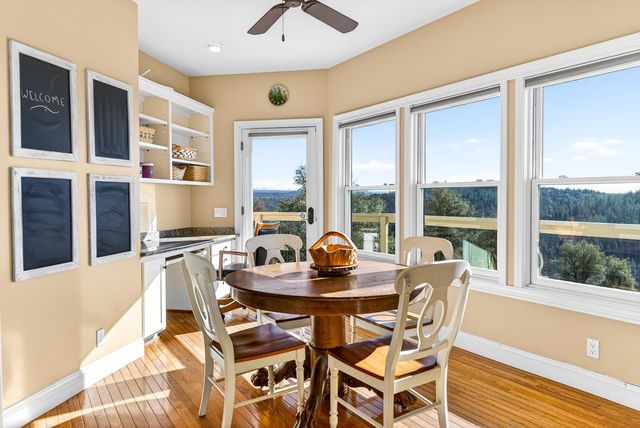 19165 Leopard Ct, Grass Valley, CA 95949