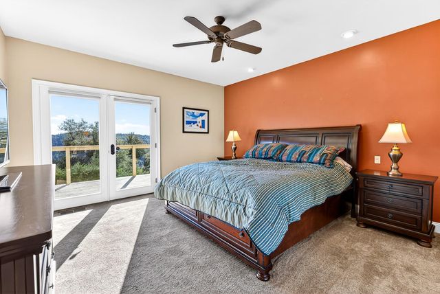 19165 Leopard Ct, Grass Valley, CA 95949