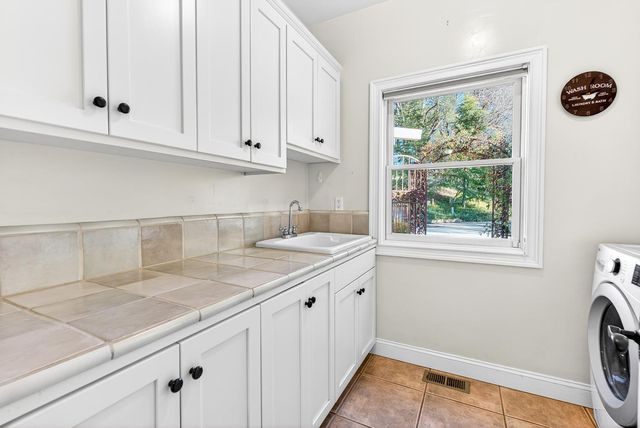 19165 Leopard Ct, Grass Valley, CA 95949