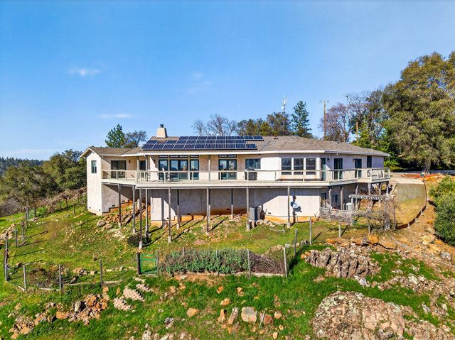 19165 Leopard Ct, Grass Valley, CA 95949