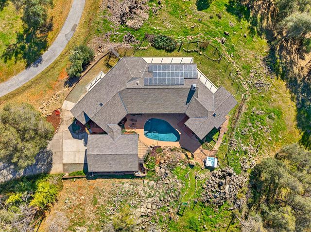 19165 Leopard Ct, Grass Valley, CA 95949