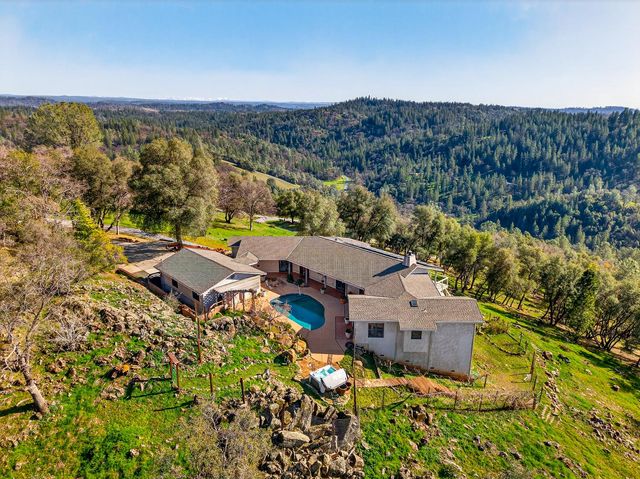 19165 Leopard Ct, Grass Valley, CA 95949