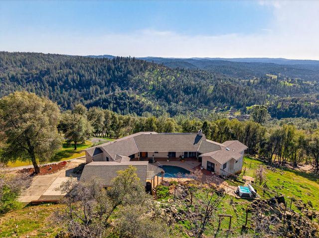19165 Leopard Ct, Grass Valley, CA 95949