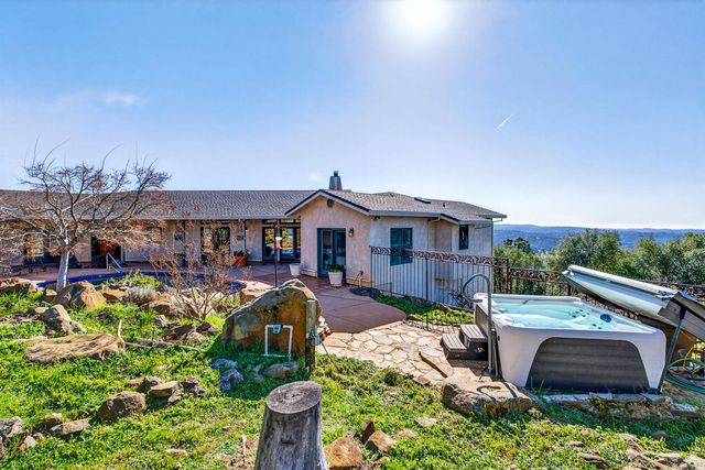19165 Leopard Ct, Grass Valley, CA 95949