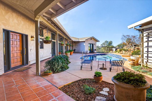 19165 Leopard Ct, Grass Valley, CA 95949