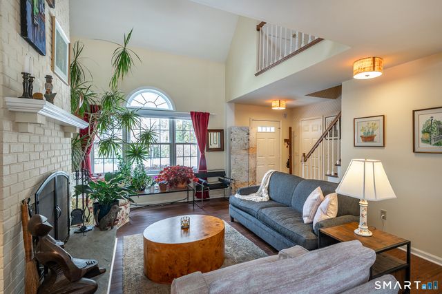 74 Woodbury Hill 74, Woodbury, CT 06798