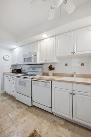 2780 S Ocean Boulevard 709, Palm Beach, FL 33480