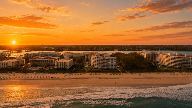 2780 S Ocean Boulevard 709, Palm Beach, FL 33480
