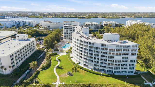 2780 S Ocean Boulevard 709, Palm Beach, FL 33480