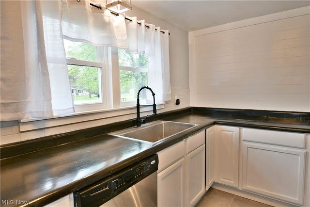 3110 Williams Street NW, Warren, OH 44481