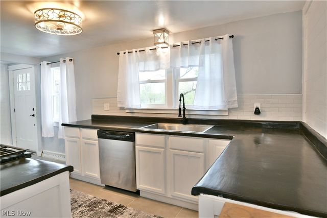 3110 Williams Street NW, Warren, OH 44481