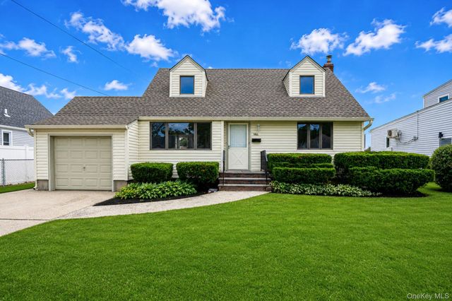 986 Cayuga Road, West Hempstead, NY 11552
