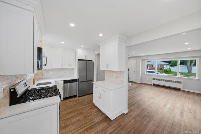 986 Cayuga Road, West Hempstead, NY 11552