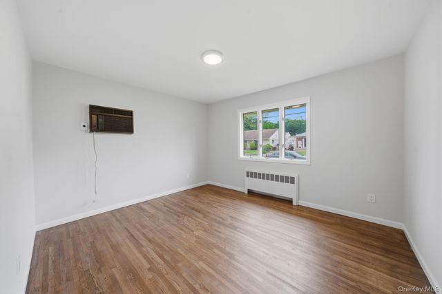 986 Cayuga Road, West Hempstead, NY 11552