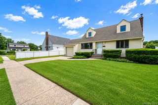 986 Cayuga Road, West Hempstead, NY 11552