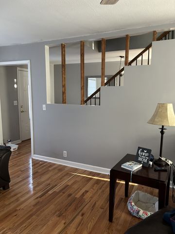 990 E Piney Rd, Dickson, TN 37055