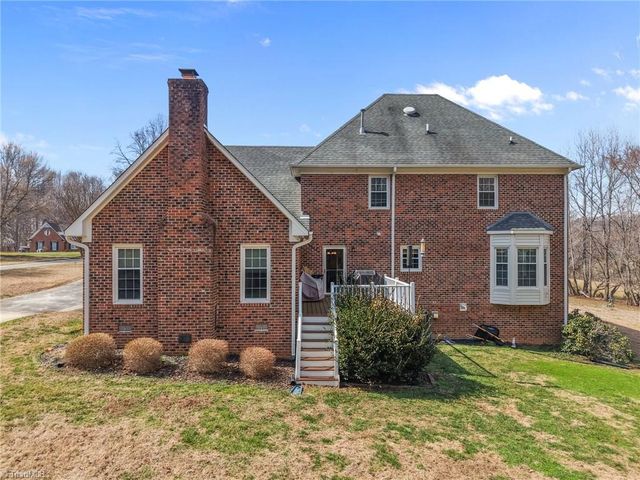 3901 Coltswood Drive, Greensboro, NC 27406