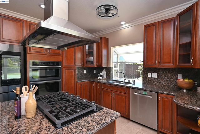 1498 Columbine Way, Livermore, CA 94551