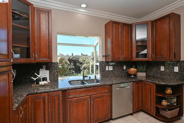 1498 Columbine Way, Livermore, CA 94551