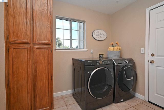 1498 Columbine Way, Livermore, CA 94551